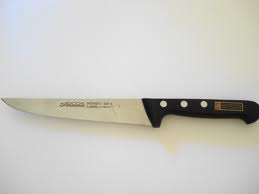 Орудием убийства стал обычный кухонный нож. Фото с сайта:  promsnabservis.com.