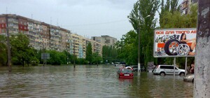 Транспортный коллапс в Одессе: Пересыпь стоит, люди идут домой пешком