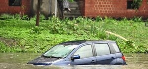 Последствия стихии в Одессе: ямы на дорогах до 5 метров