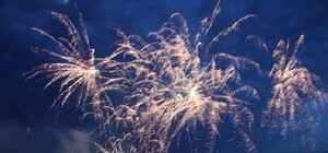 Видеофакт: красочное фаер-шоу на 