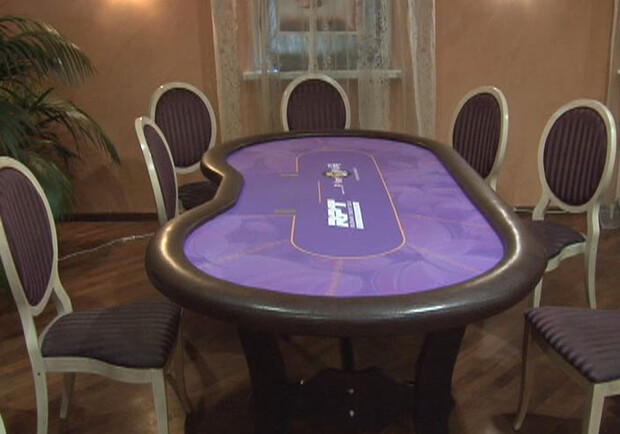 В отеле играли в покер на деньги.
Фото - odessa.umvd.gov.ua