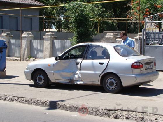 В результате ЧП водитель автомобиля отделался лёгким испугом. Фото: http://timer.od.ua