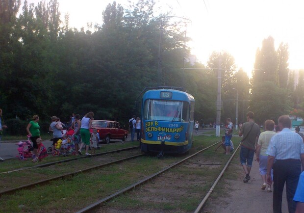 Еще один трамвай пострадал от жары. Фото: TremendouS ("Одесский форум").