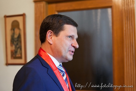 Алексей Костусев удостоился почетной награды. Фото - orthodox.org.ua.