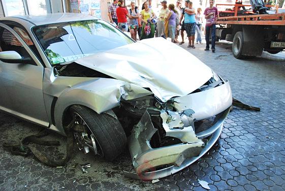 Mazda RX8 после аварии. Фото - timer.od.ua.
