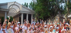 Фоторепортаж с Парада Невест-2012: проспект превратился в ЗАГС