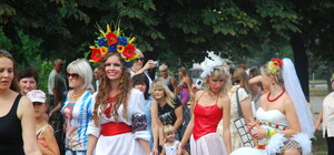 Парад невест-2012: девушки, которые нас удивили