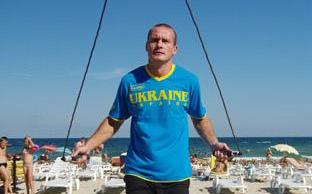 Узелков разминался на скакалке. Фото Алексея Кравцова.
