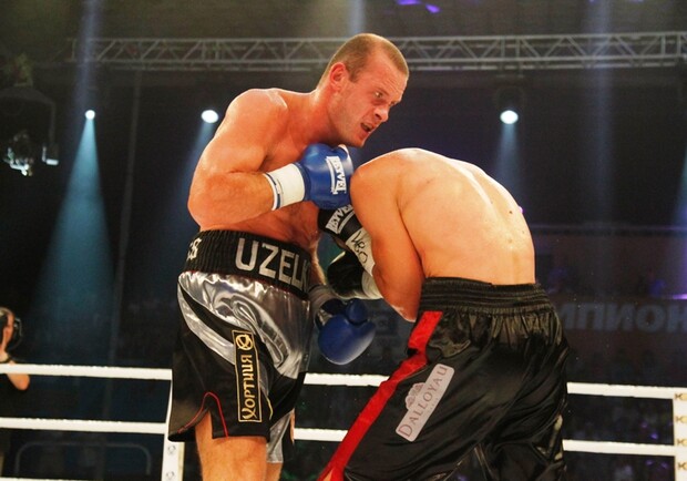 В Одессе определили обладателей двух боксерских титулов.
Фото - Алексей и Александр Лесик.