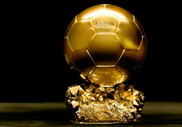 Теперь все желающие могут поглазеть на "Золотой мяч". Фото с сайта: liveinternet.ru.