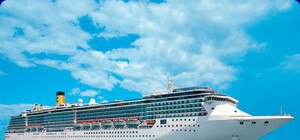 В Одессу зашел огромный четырехзвездочный круизник Costa Mediterranea со скульптурами и фресками