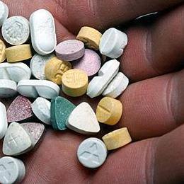 Иностранцу не удалось сбыть психотропные таблетки в Аркадии. Фото - poznayvse.com