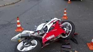 На Варненской произошла авария с участием мотоцикла. Фото - sempo.od.ua
