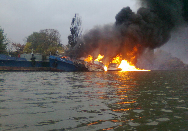 Пожар вызвал человеческий фактор. Фото с сайта: flotnews.narod.ru.