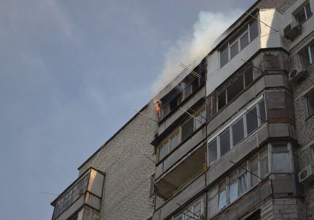Огонь вспыхнут на балконе. Фото - vk.com.