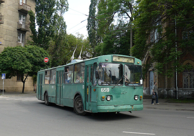 В таком троллейбусе упала бабушка. Фото с сайта: transphoto.ru.