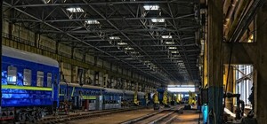 В Донецкой области народ гребет к подъездам по озерам мазута