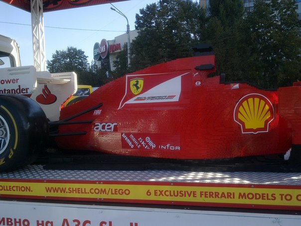 В Одессу привезли копию болида Ferrari. Фото - vk.com/taki_da_odessa