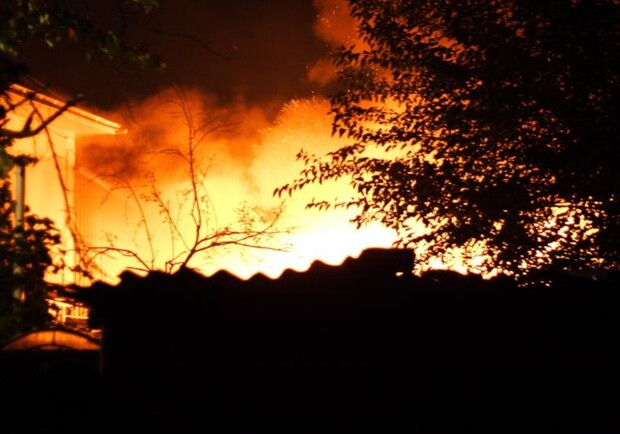 Пожар не перешел на другие здания. Фото с сайта: DoctorSex ("Одесский форум").