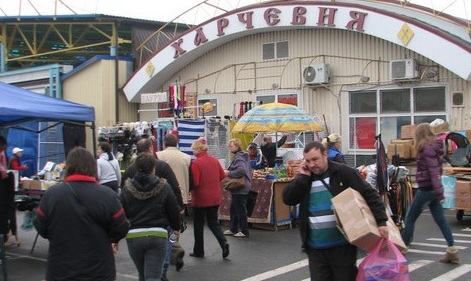 Для продавцов рынка выборы - праздник. Фото - segodnya.ua