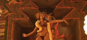 В Одессу впервые привезли опасных гамадрилов и девушек Тарантино