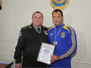 Анатолий Волошинов и Александр Адзеленко. Фото с сайта: kp.ua/