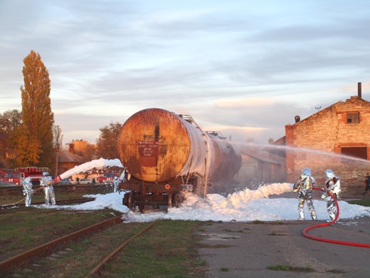 Одесские мчсники потушили пожар на железной дороге. Фото - odessa.ua