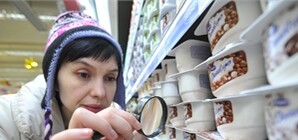 Прилавки донецких магазинов завалены просрочкой и браком