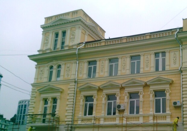 В Одессе наконец-то отреставрировали дом с атлантами. Фото - автора. 