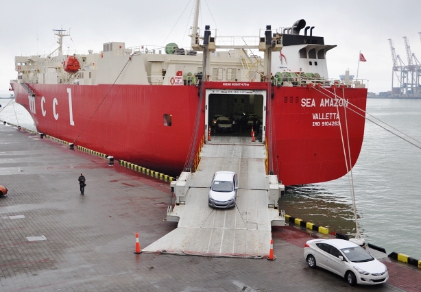 В этом году порт принял 6 автомобилевозов. Фото - пресс-службы Мининфраструктуры.