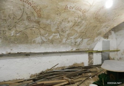 В одесском подвале обнаружена уникальная фреска.