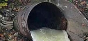 Экологическая катастрофа в Горловке: фекалии заливают пруд, дороги и огороды