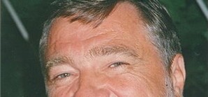 При крушении самолета 