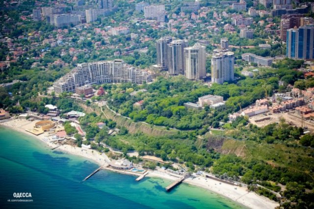 Похоже, Одесса скоро попрощается со своим побережьем. Фото - lesiunka.livejournal.com 