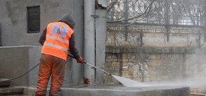 Потемкинскую лестницу в Одессе отдраивают после Михалкова