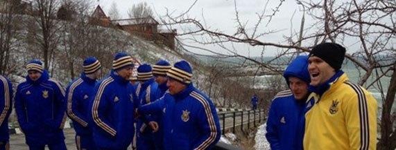 Футболисты прошлись к морю. Фото - ffu.org.ua