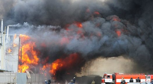 Пожар тушили несколько отделений. Фото: Сергей Антипов.