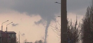 Житель Запорожской области сфотографировал торнадо