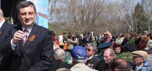 Сегодня губернатору Эдуарду Матвийчуку 50 лет: 