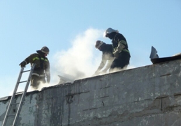 Новость - События - Одесские спасатели 4 часа тушили адский пожар в Авангарде