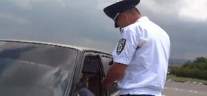 На крымских дорогах водителей тормозит 