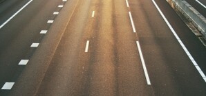 В Донецкой области ищут фургон, насмерть сбивший женщину