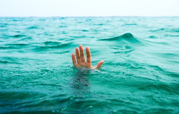 Мужчина утонул. Фото с сайта: wallpro.ru.
