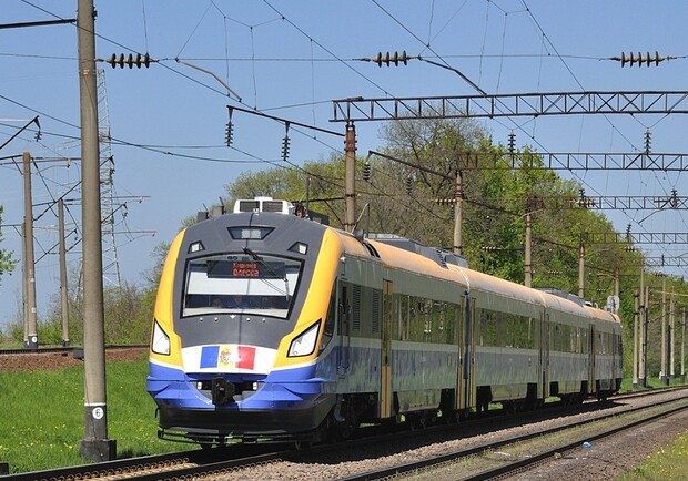 Такой поезд возит путешественников. Фото с сайта: uz.gov.ua.