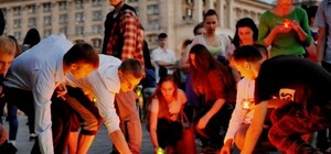 На Майдане зажгли свечи в память о героях ВОВ