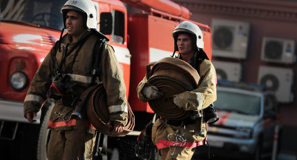Пожарные вывели 25 человек из дома на поселке Котовского.
Фото - news.mail.ru 