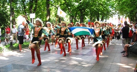 В Одессу прибыли мажоретки из 5 стран. Фото с сайта: odessa.ua.