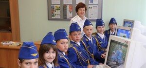 Юные проводницы, смешные вагоны – виртуальная прогулка по детской ЖД в Донецке