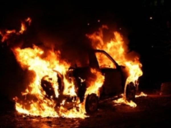 Сразу три авто горели в Одессе. Фото - chastnik.ru