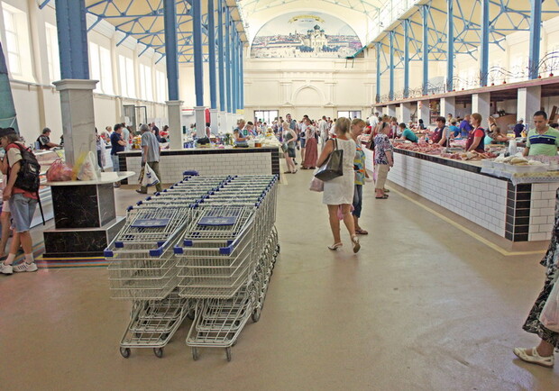 На рынке теперь как в магазине. Фото - timer.od.ua